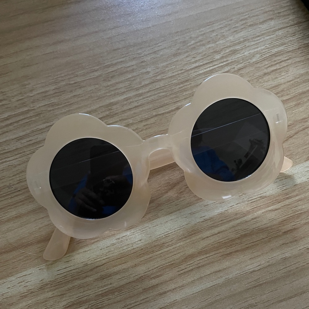 UO daisy Sunglasses